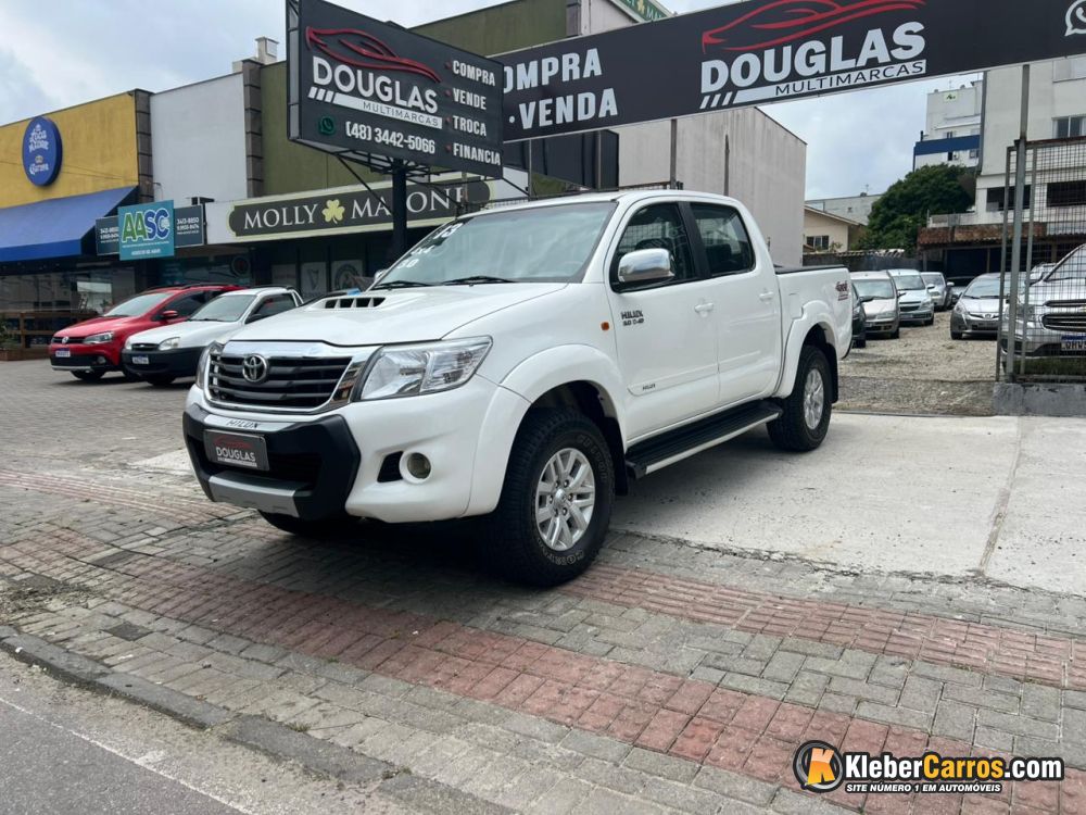 Hilux 4x4 na Douglas Multimarcas
