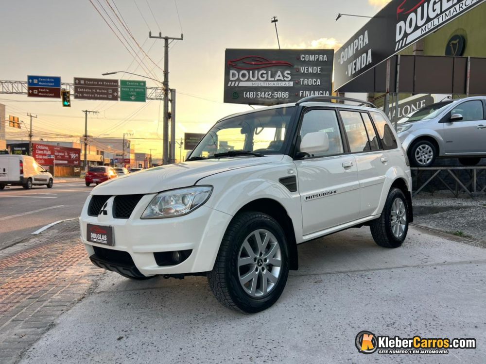 Pajero TR4 na Douglas Multimarcas